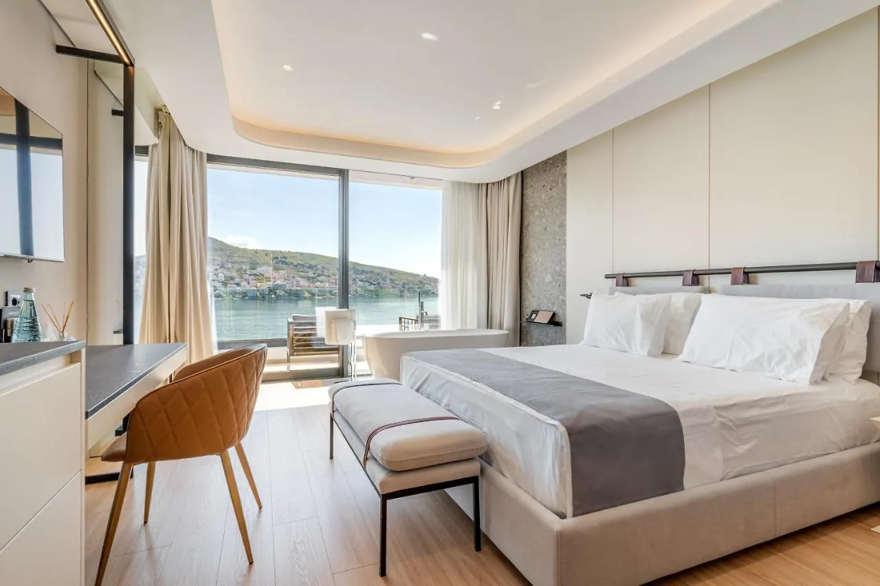Yacht Premium Hotel Sarande