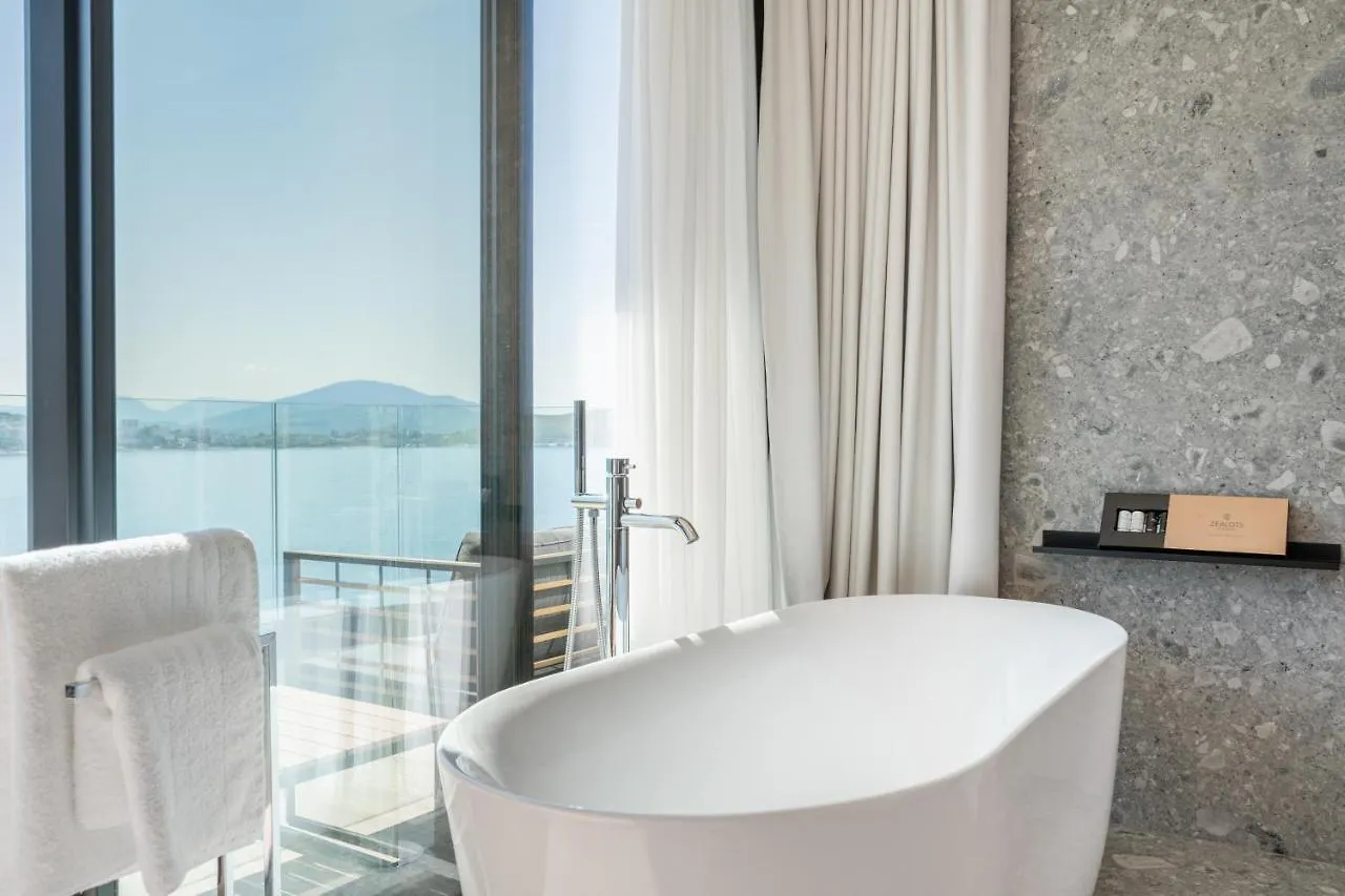 Yacht Premium Hotel Sarande 4*,  Albania