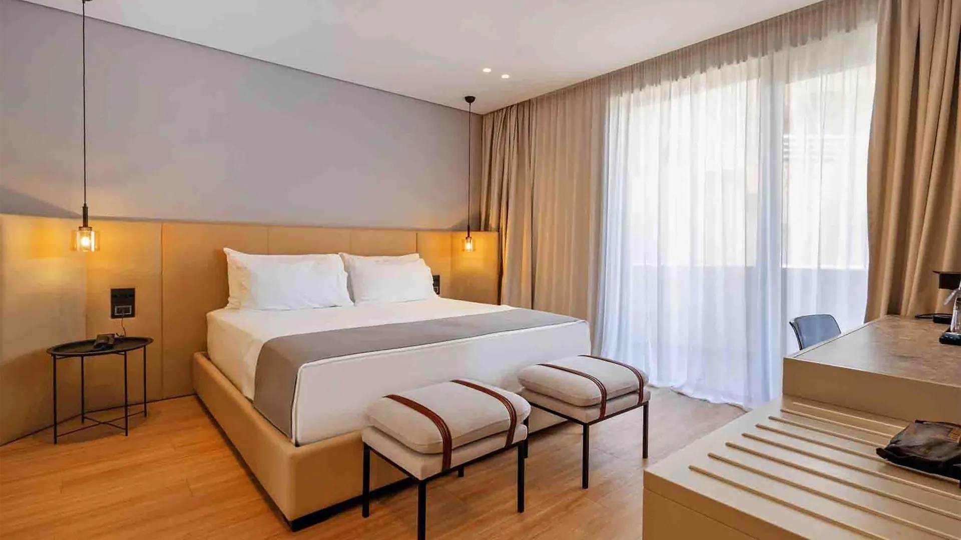 Yacht Premium Hotel Sarande