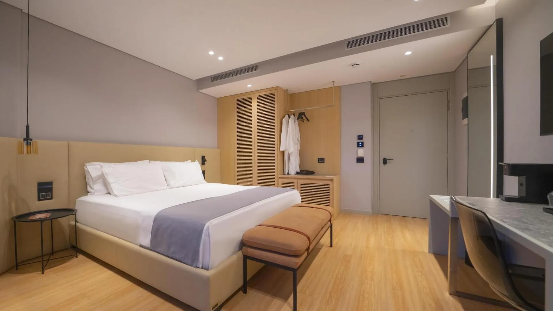 Yacht Premium Hotel Sarande