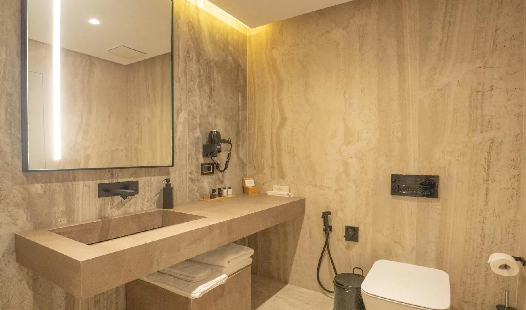 Yacht Premium Hotel Sarande