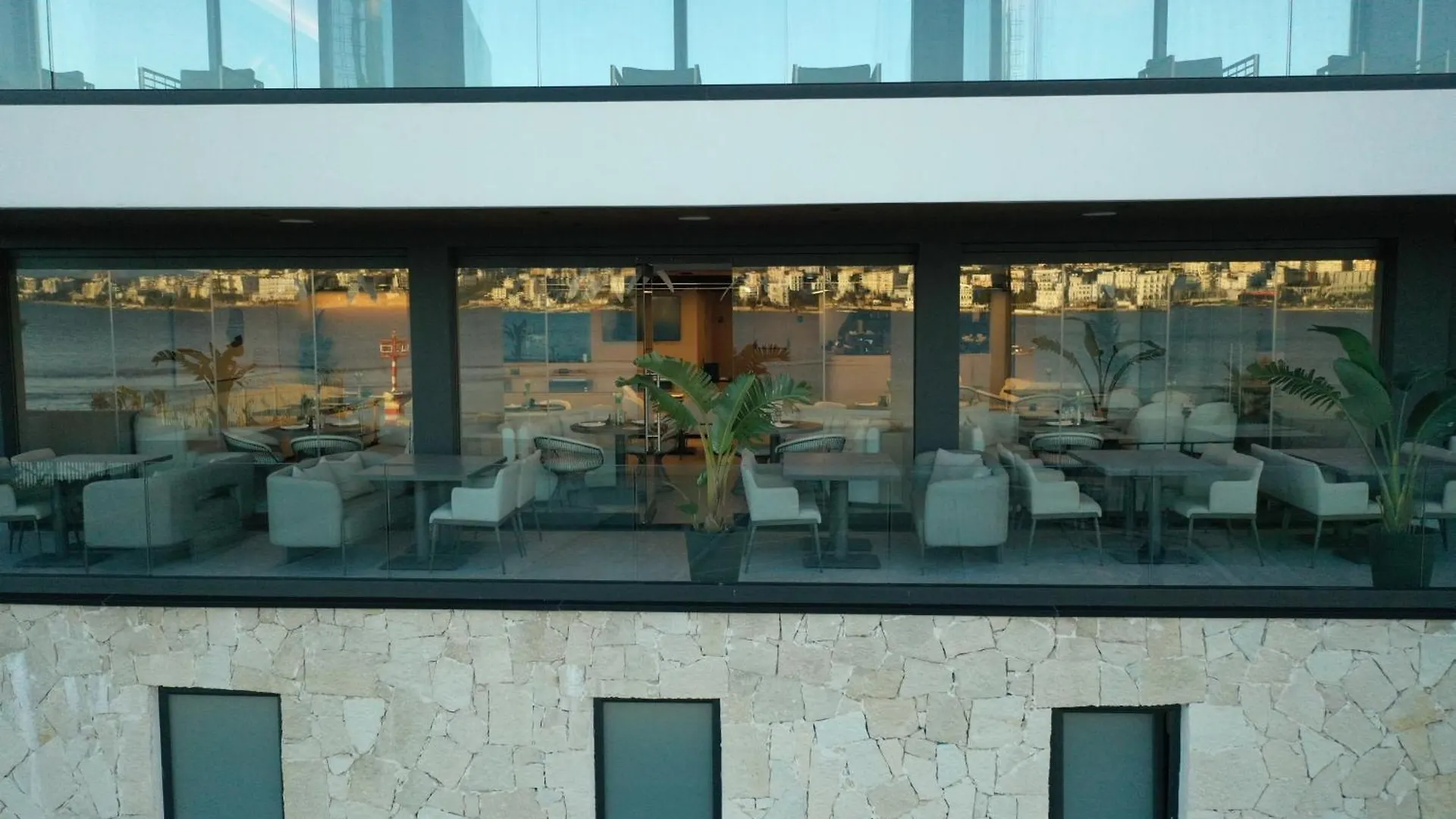 Yacht Premium Hotel Sarande
