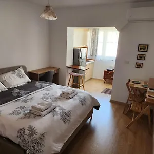 Andi's Place-comfy Studio-city Center Tirana