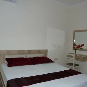 Dejvi Apartment