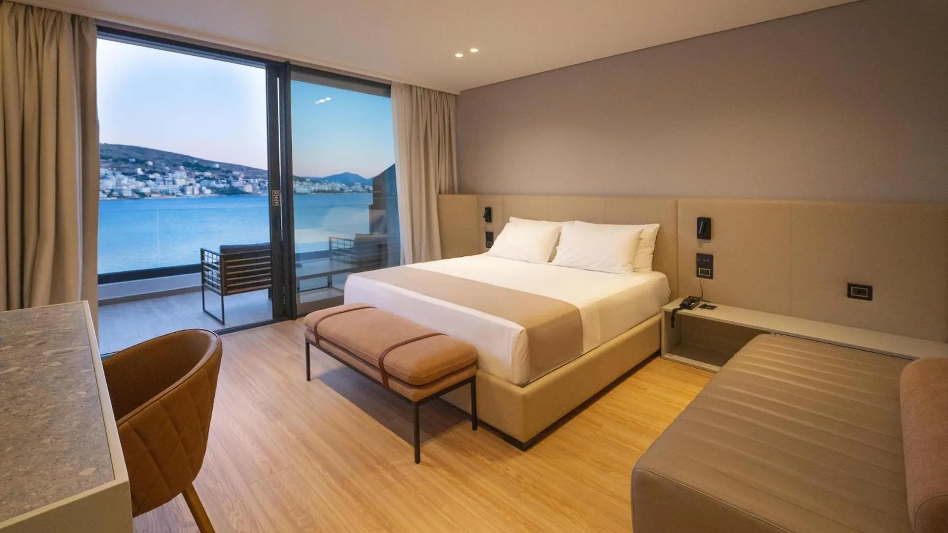 Alyacht Premium Hotel Sarande 4*,